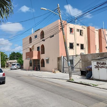 Casa De Huespedes Los Santos Cancún Kültér fotó